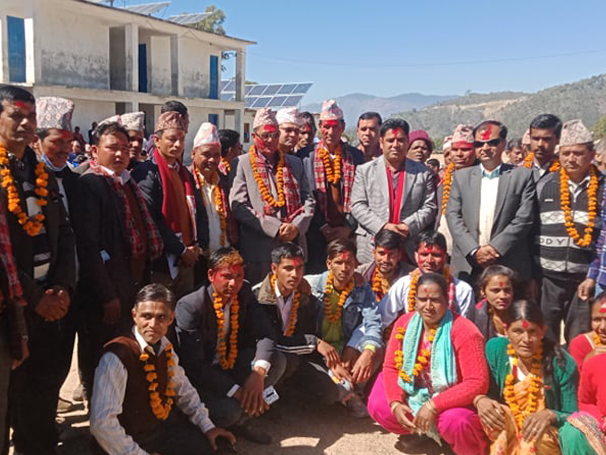 बैतडीको शिवनाथमा समाजवादी नेता साउँद सहित १५६ जना एमालेमा प्रवेश